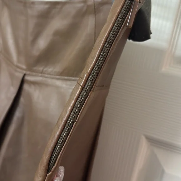 Brunello Cucinelli brown leather pleated skirt with pockets